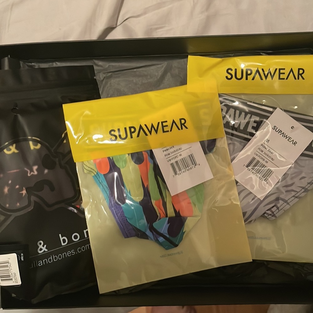 Free add-ons in underwear bundles or over 150$